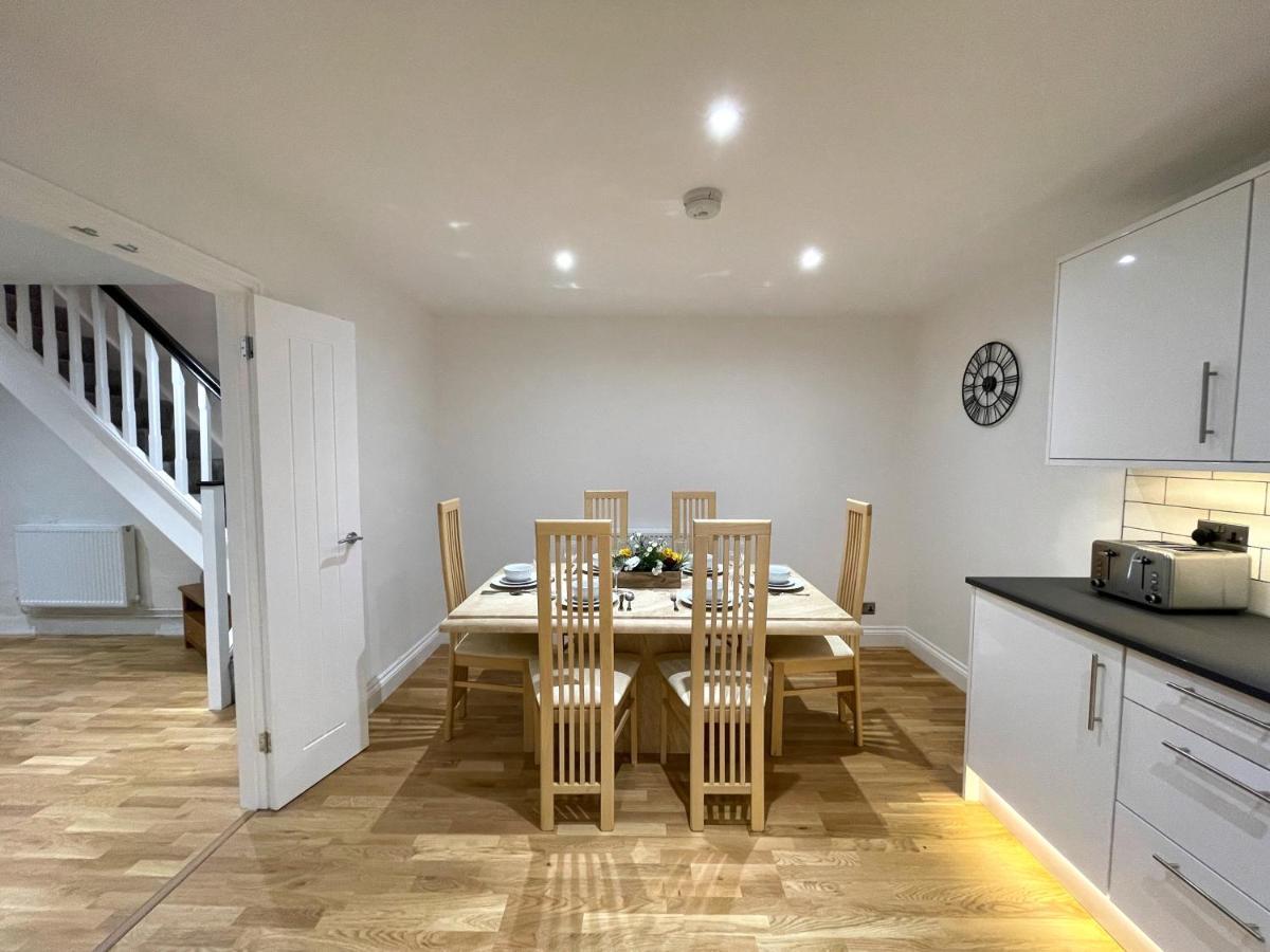 Yr Hen Bopty Villa Pontypridd Exteriör bild