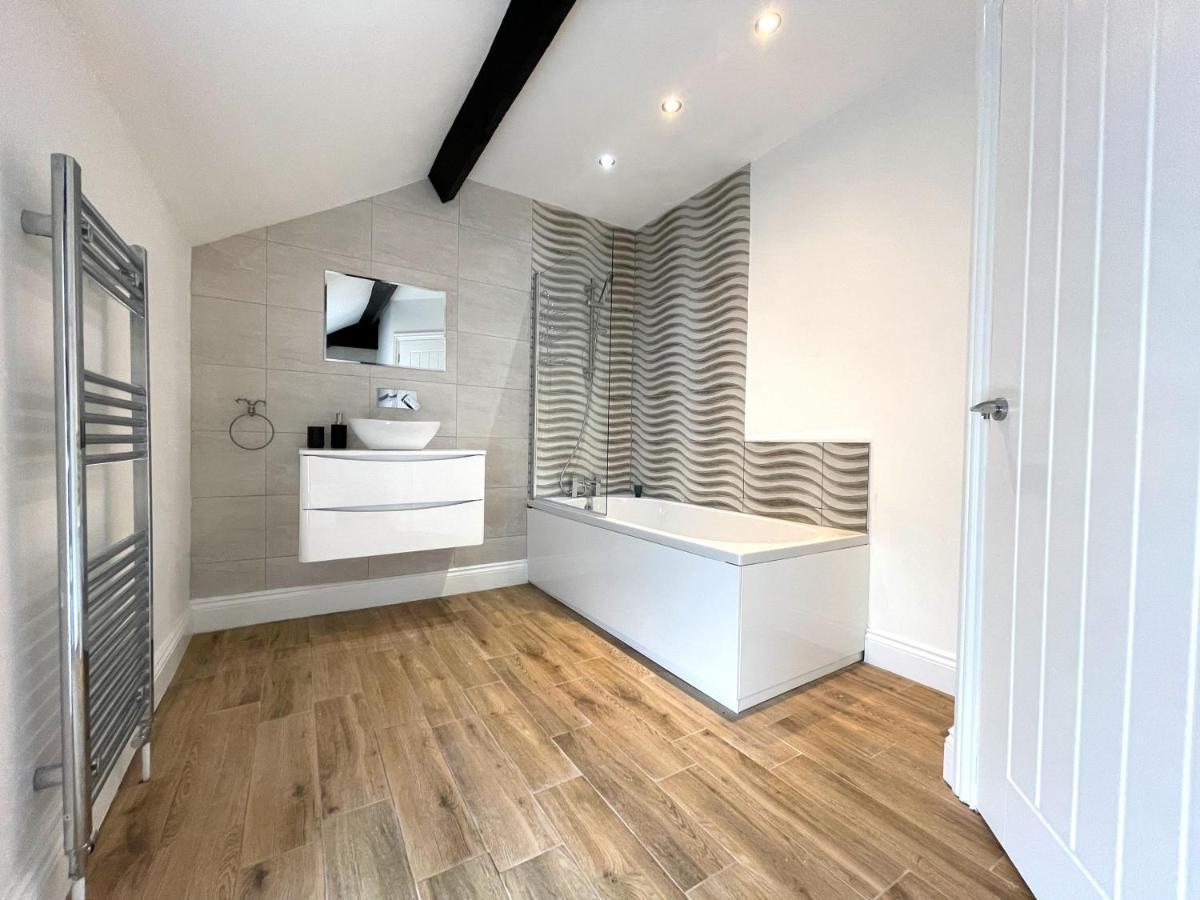 Yr Hen Bopty Villa Pontypridd Exteriör bild