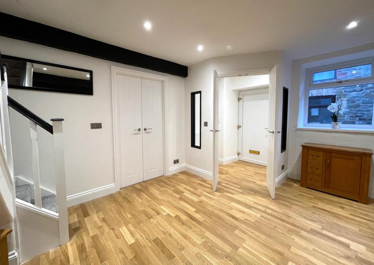 Yr Hen Bopty Villa Pontypridd Exteriör bild