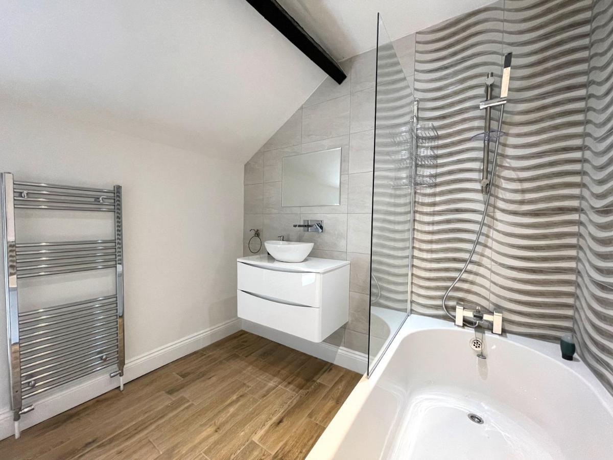 Yr Hen Bopty Villa Pontypridd Exteriör bild