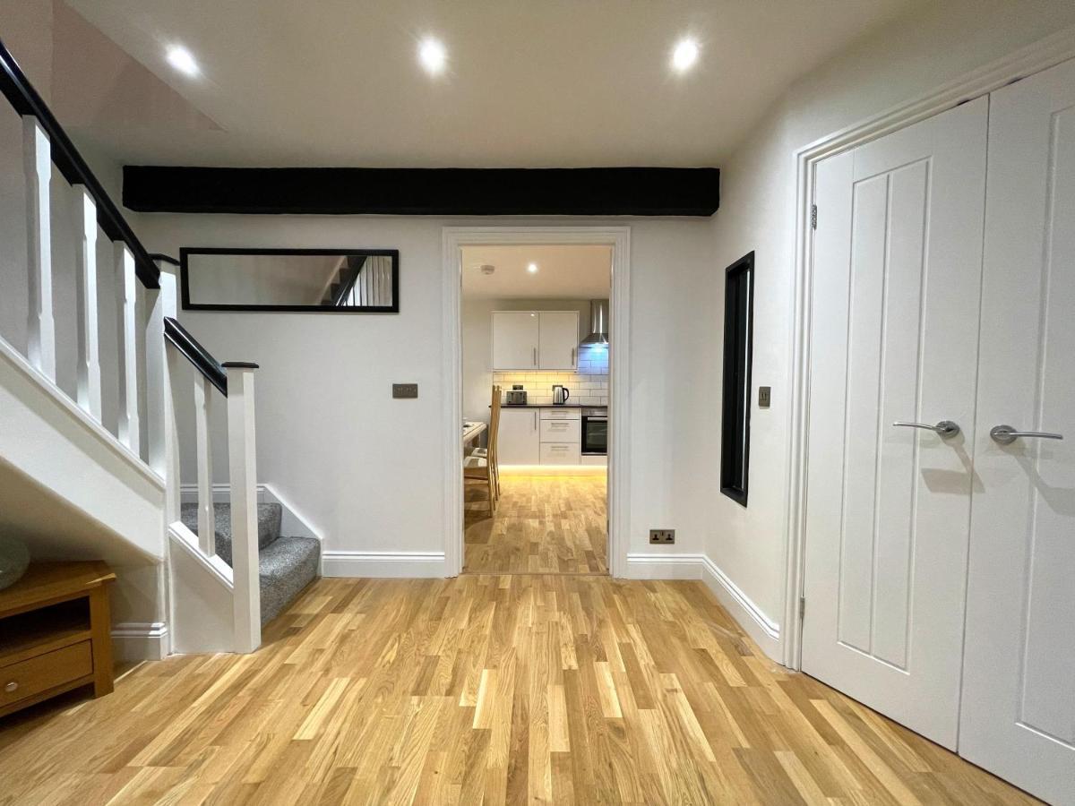 Yr Hen Bopty Villa Pontypridd Exteriör bild